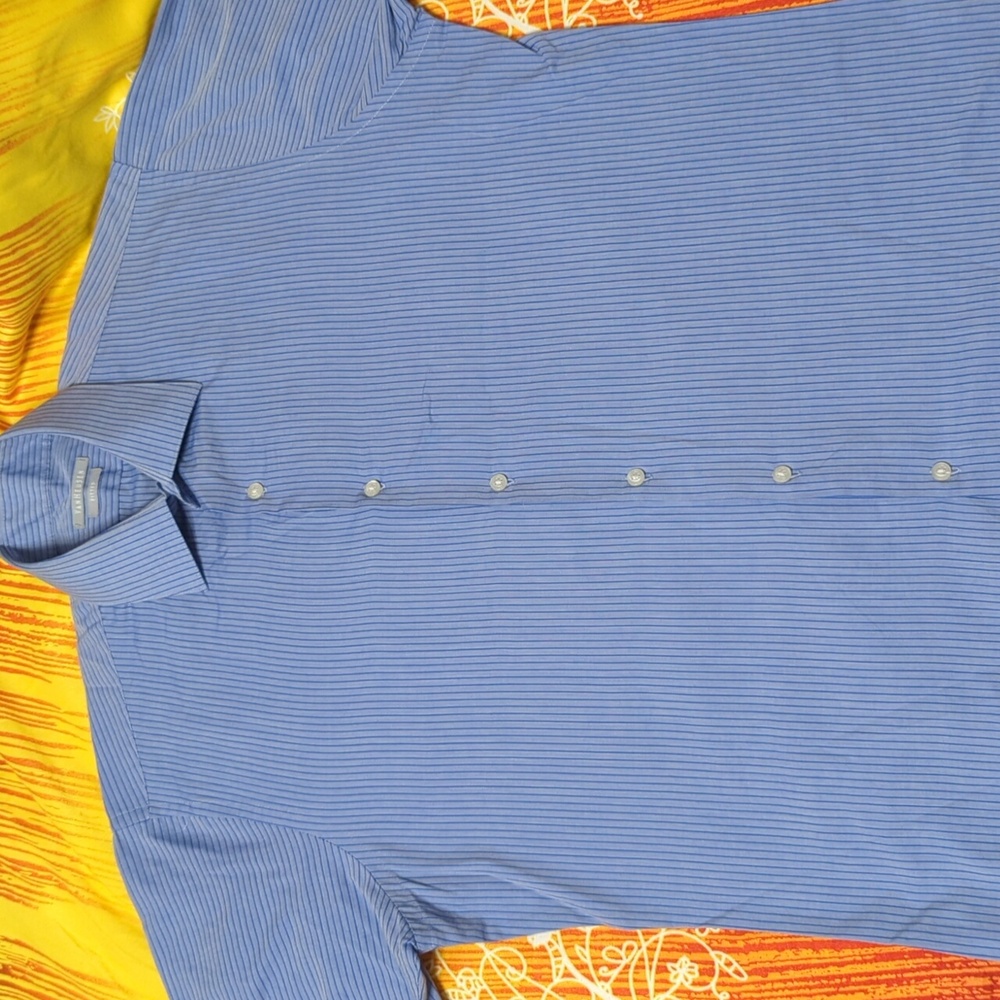 Van Heusen Fitted Men's Dress Shirt, Size M, Used